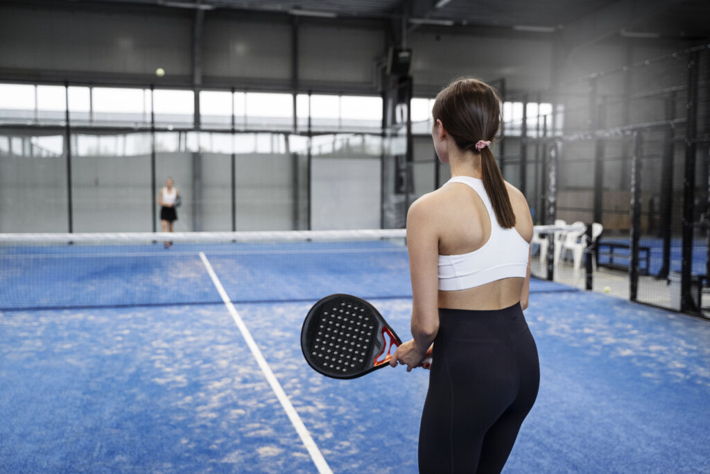 Kenapa Semua Orang Mulai Main Padel Tenis?